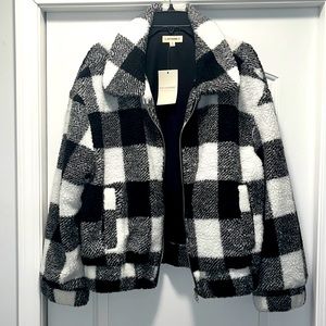 ee:some, NWT, Sherpa jacket with elastic cuffs and bottom of jacket and sleeves